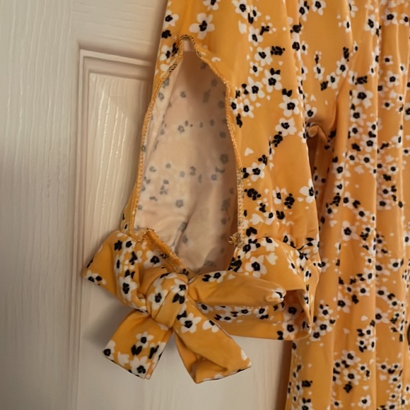 Off the shoulder yellow sundress - Picture 4 of 5